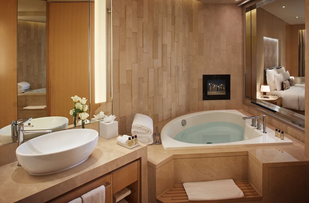Panoramic Suite – 1 Bedroom With Breakfast And Dinner Panoramic Suite – 1 Bedroom With Breakfast And Dinner
