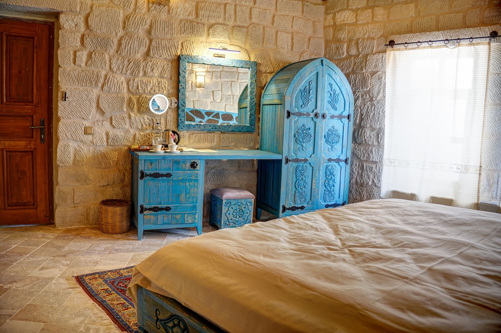 Deluxe Room - Photo 11