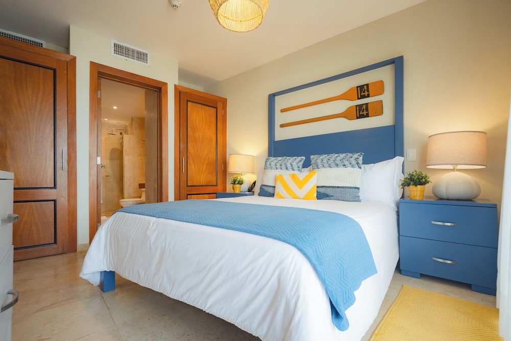 Luxury Suite, 1 Bedroom, Kitchenette, Ocean View