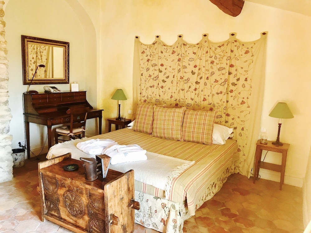 Classic Double Room (Abeilles) photo 1