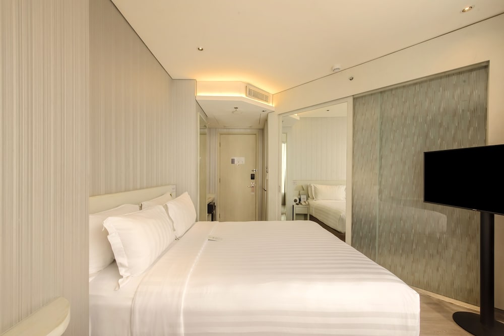 Deluxe Hollywood - Joining Double Bed photo 3