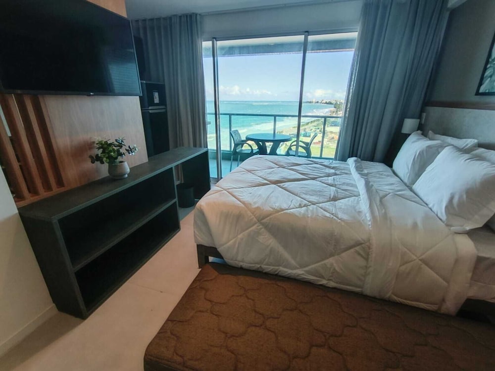 Superior Triple Room, Multiple Beds, Partial Ocean View photo 3