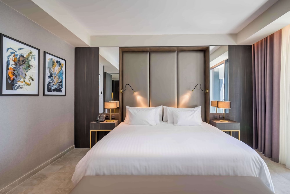 Superior Room, Partial Sea View