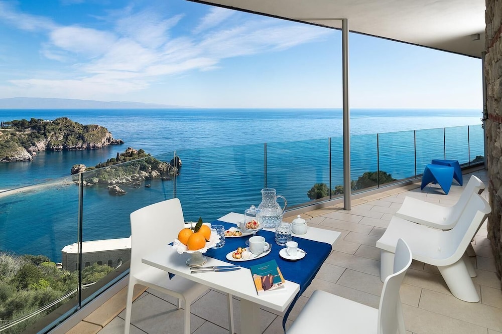 Premium Apartment, Sea View with Terrace photo 2
