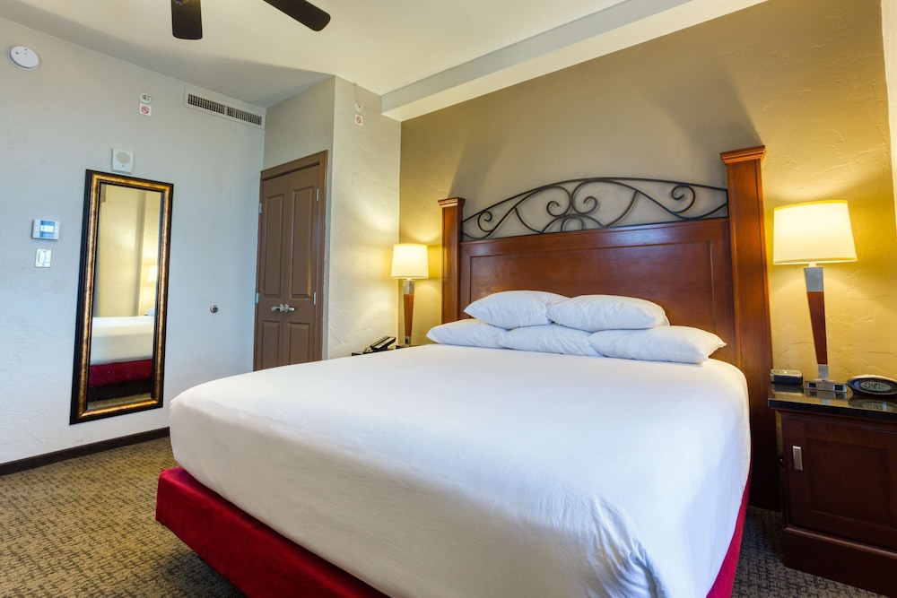 Suite, 1 King Bed with Sofa bed, Refrigerator & Microwave (2 Rooms, Upper Floor) - Photo 13