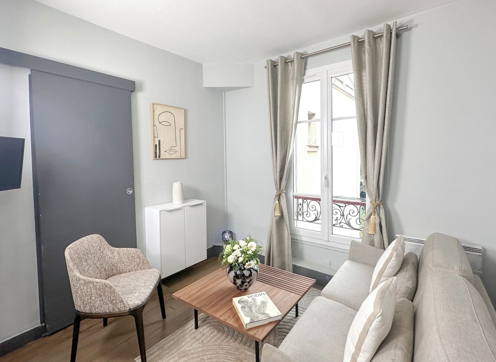 Comfort Apartment, City View