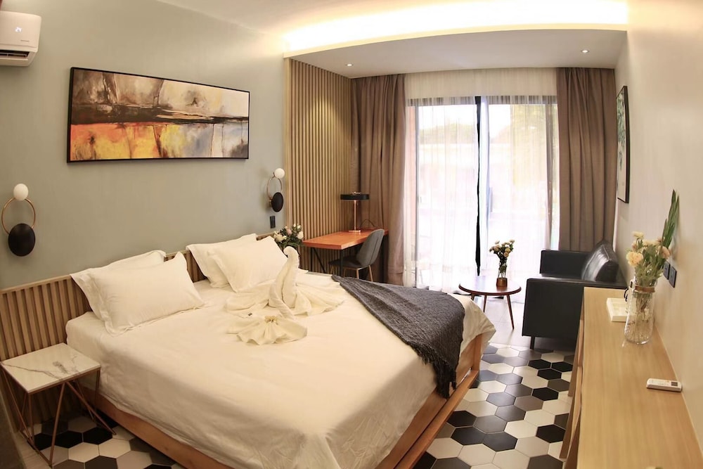 Deluxe Double Room, 1 King Bed, Non Smoking - Photo 20
