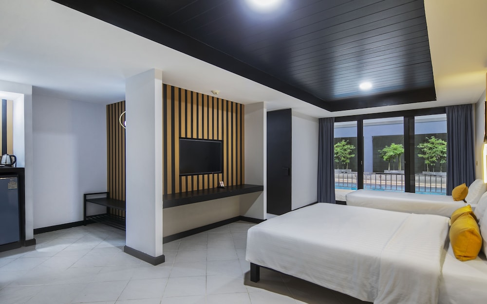 Deluxe Room, Pool Access - Photo 1