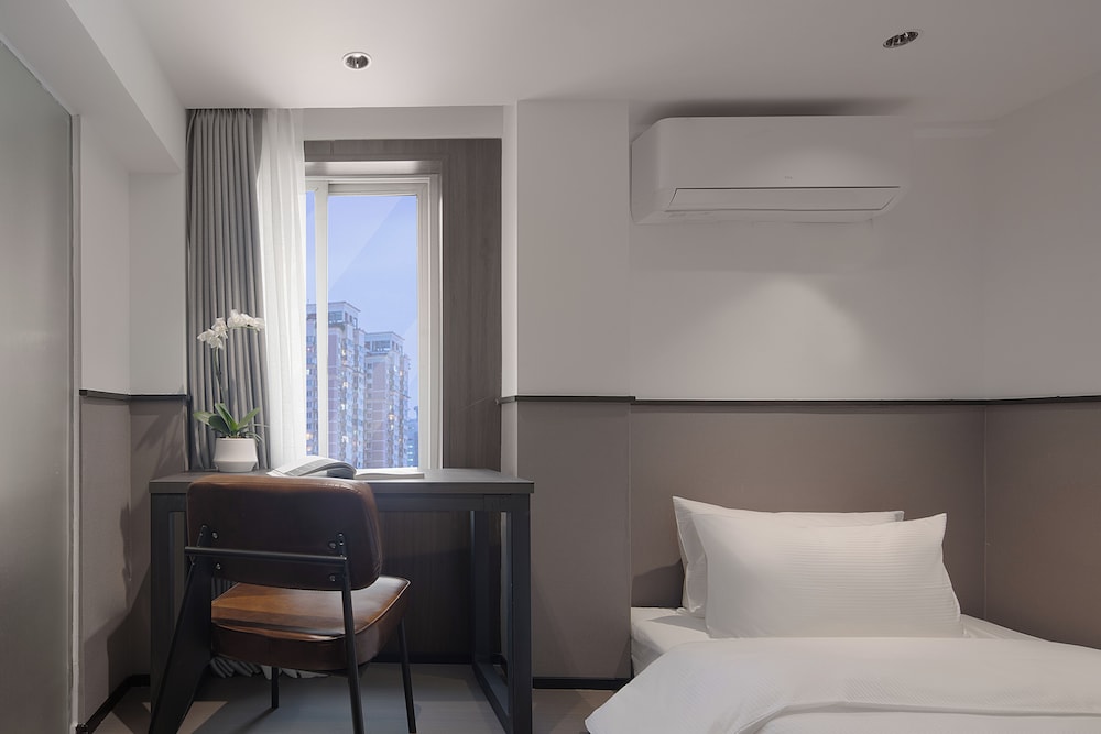 Basic Single Room