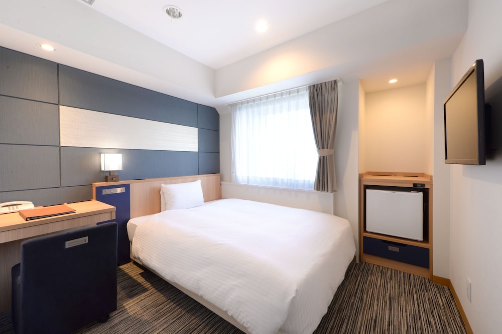 Adjoining High Floor Single Rooms, Non-Smoking, Newly Renovated photo 1