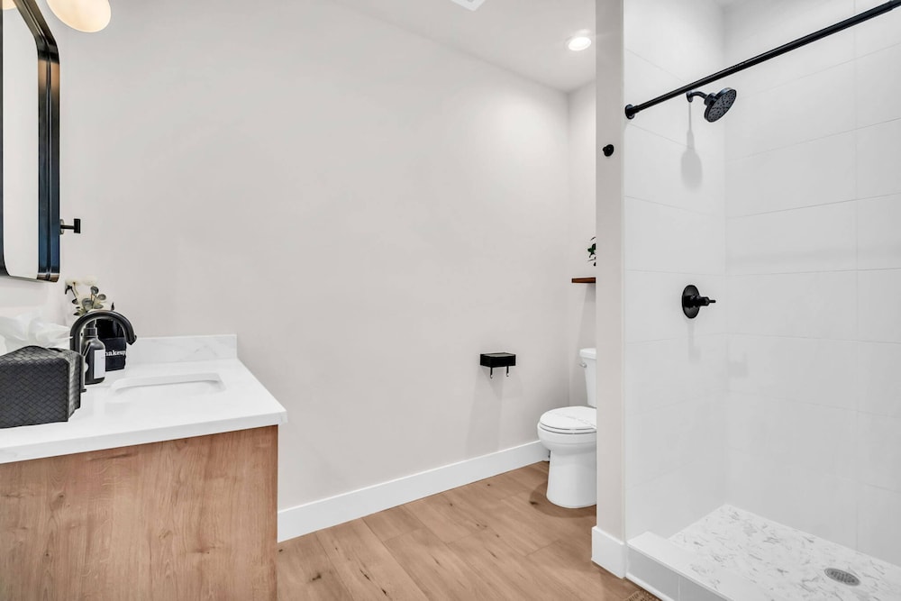 NEW 4 Bed 3 Bath Heated Salt Pool Walk2beach, Foto 59