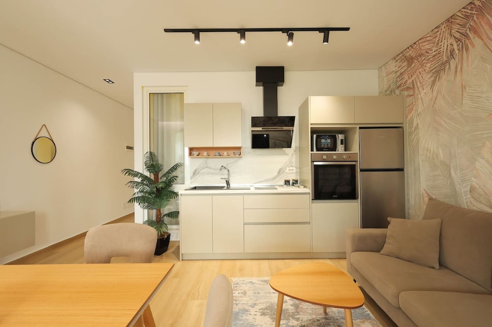 Apartment photo 2