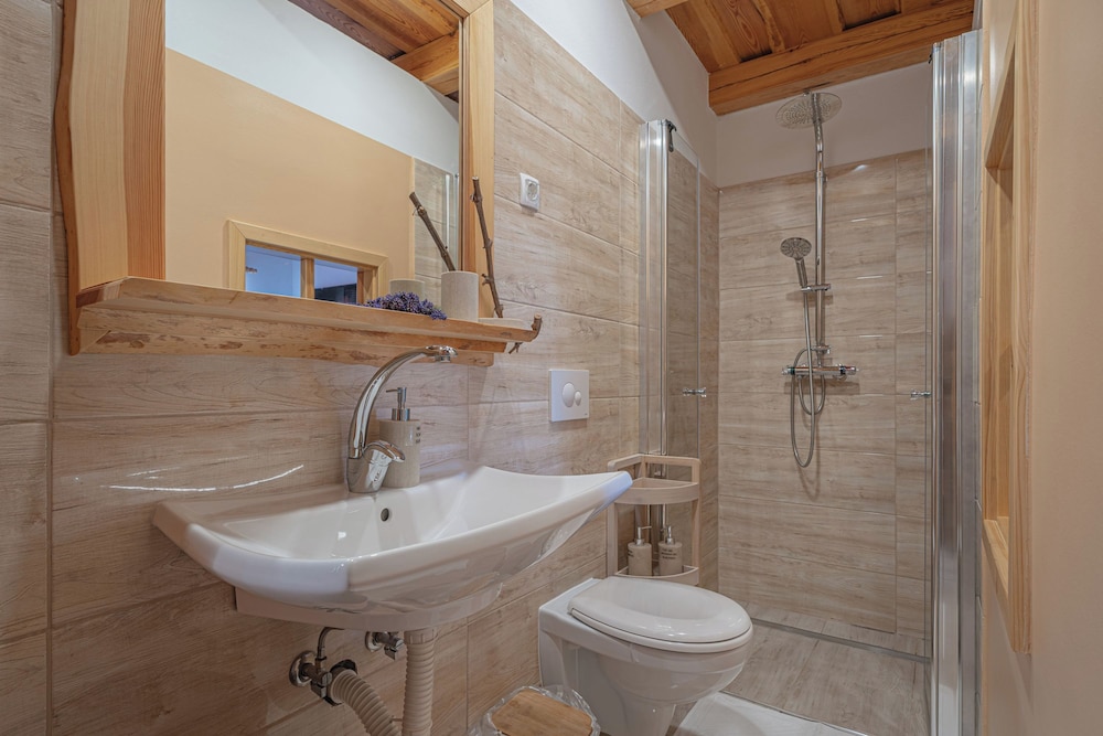 Family House, Multiple Bedrooms (Wellness House Deer's Hill) photo 2