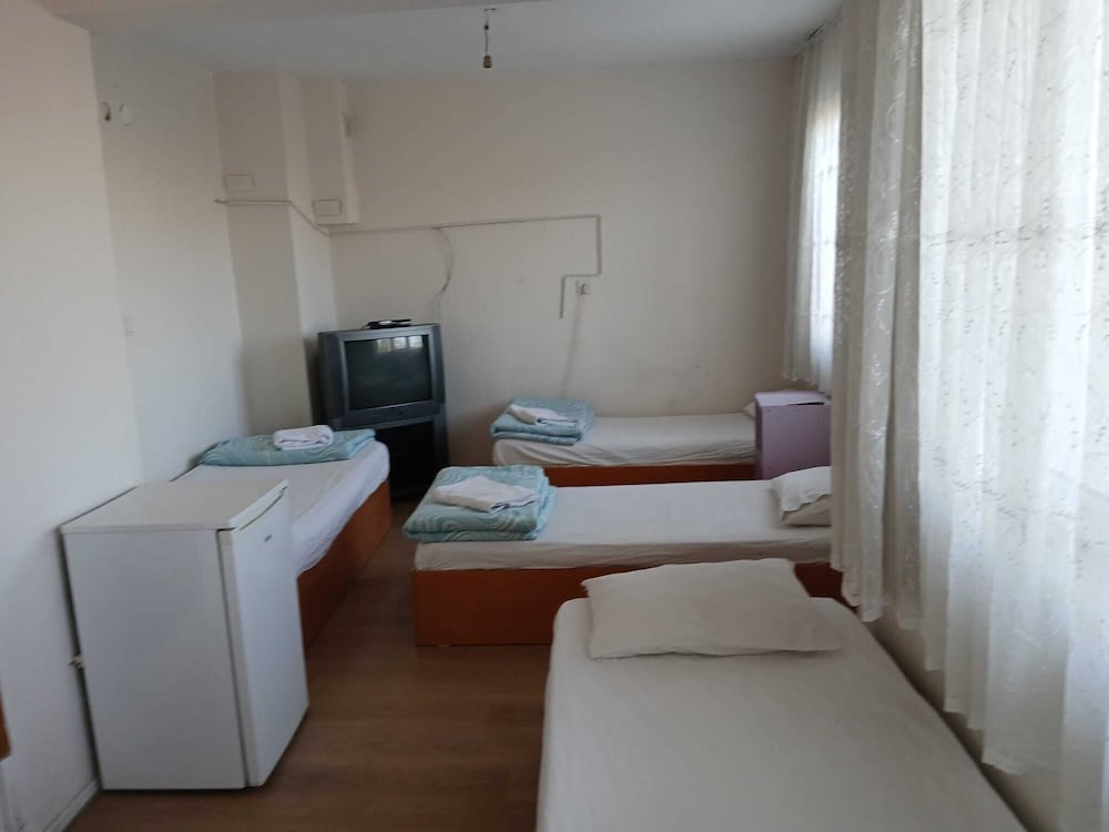Standard Quadruple Room, Multiple Beds, City View photo 1