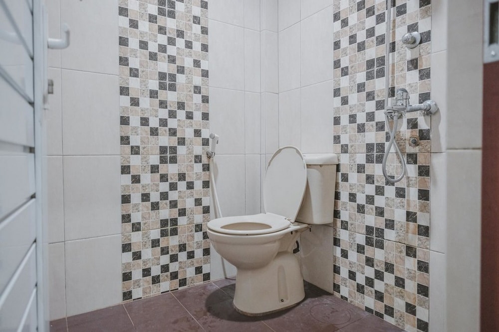 Twin Room (RedDoorz) - Photo 7
