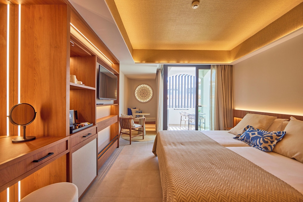 Double Room, Balcony, Partial Sea View