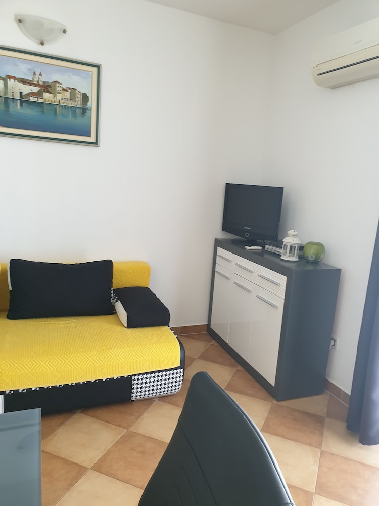 Classic Apartment, 1 Bedroom, Private Pool, Poolside, photo 6