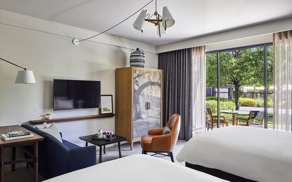 Deluxe Room, 2 Queen Beds, Accessible, Bathtub (Mobility, ADA Tub)