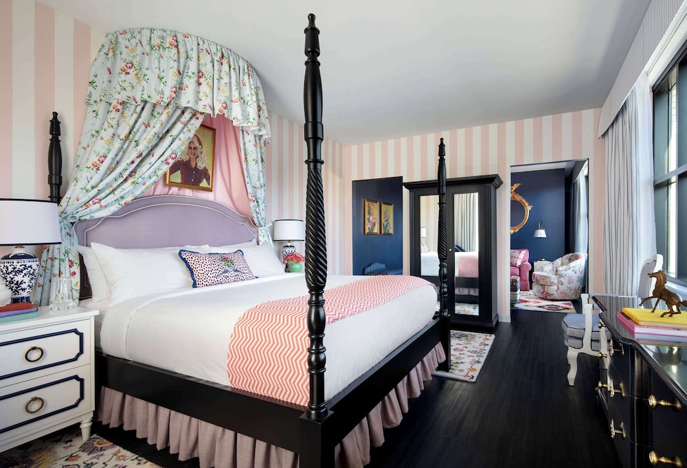 Junior Suite, 1 King Bed - Photo 2
