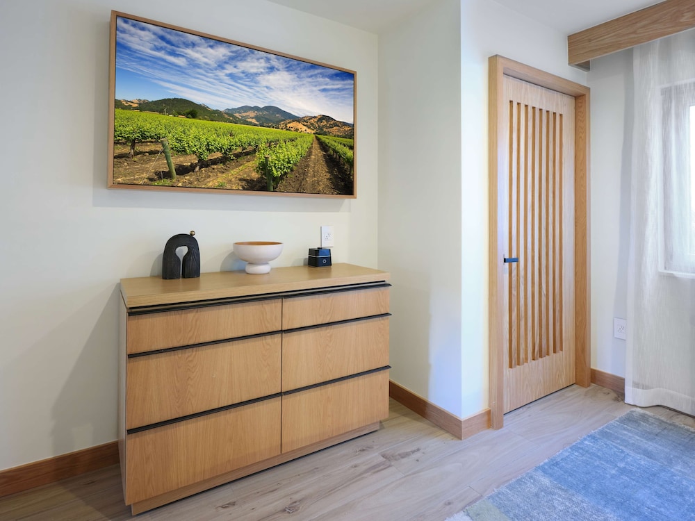 Luxury Room, 1 King Bed, Accessible (Hearing) - Photo 2