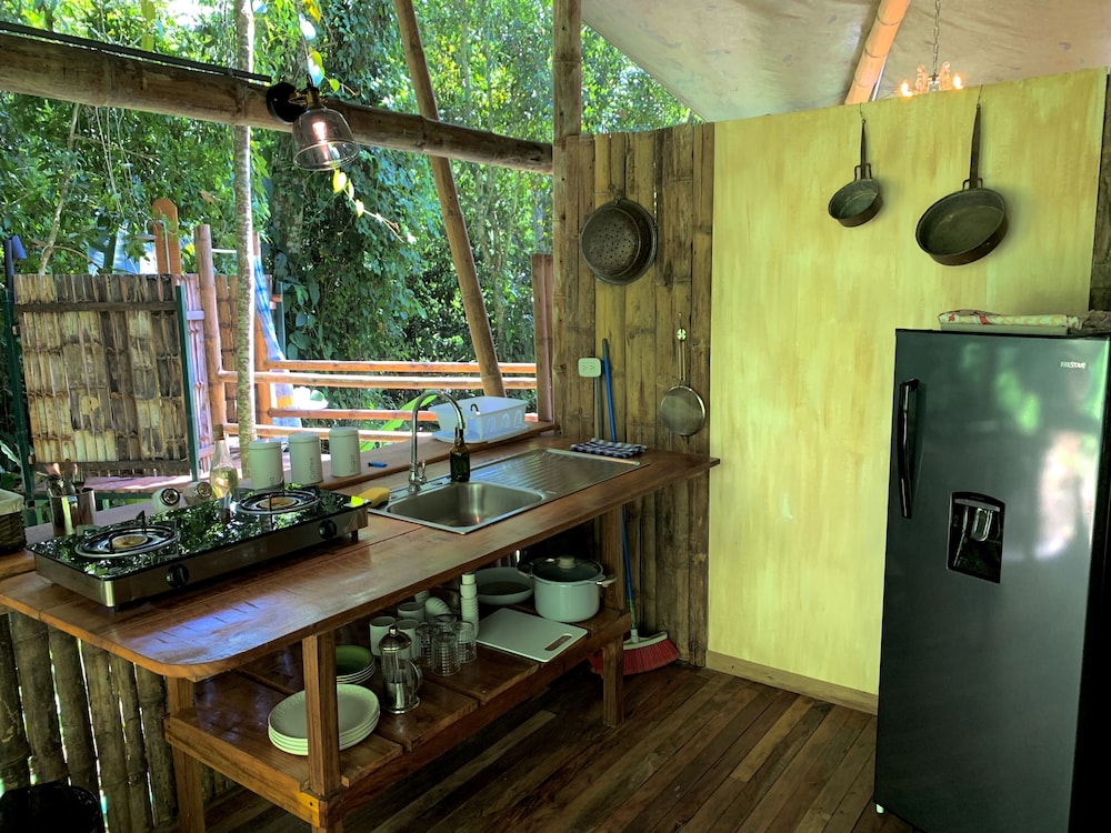 Superior Tree House, Hill View photo 2