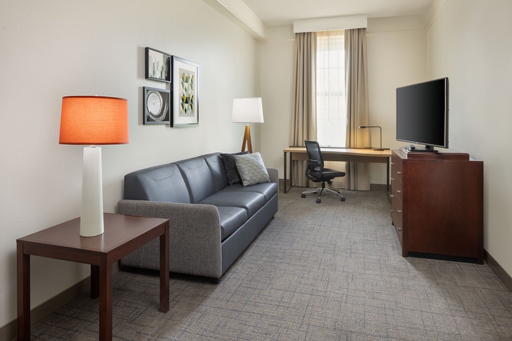 Suite, 1 Bedroom - Photo 1