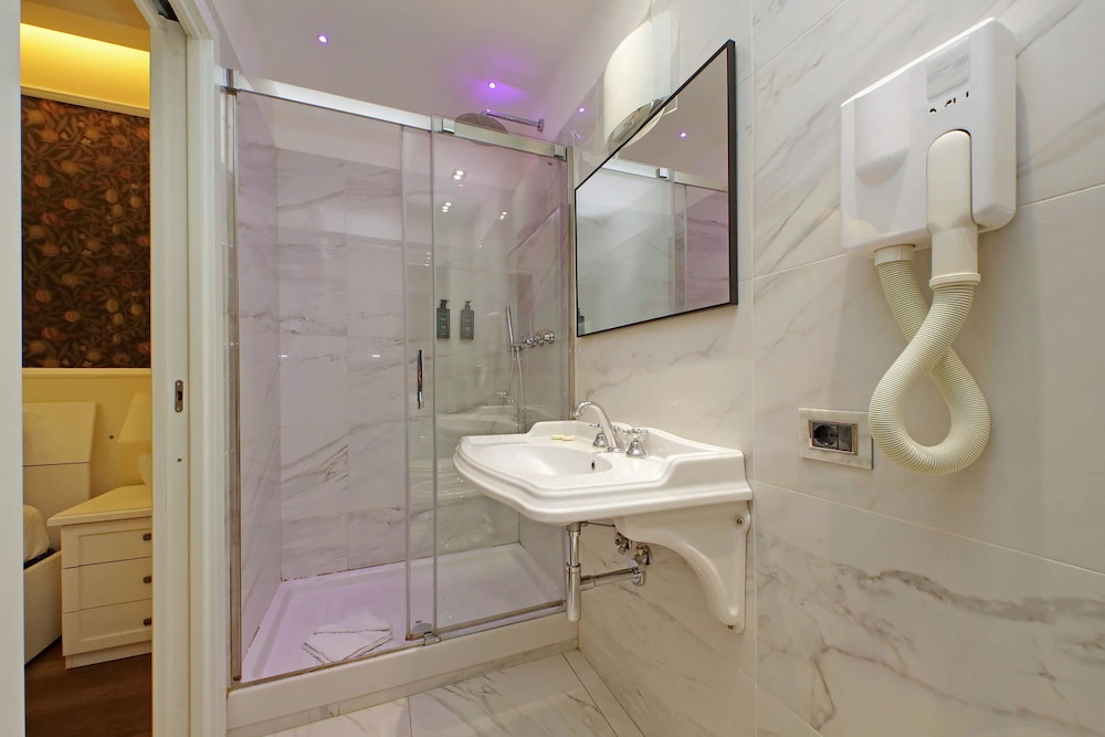 Classic Triple Room photo 2