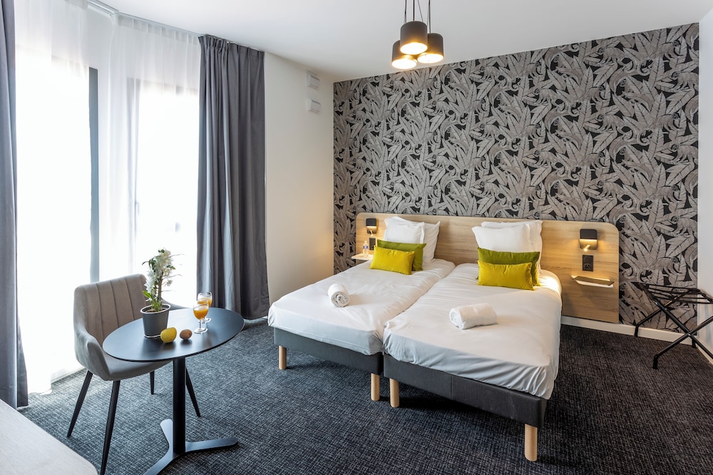Standard Twin Room - Photo 5
