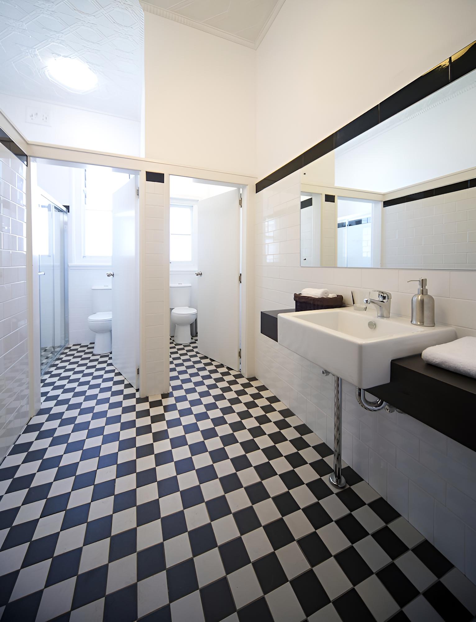 Double Queen Room, Shared Bathroom photo 1
