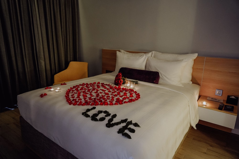 Deluxe Suite, 2 Bedrooms - Photo 8