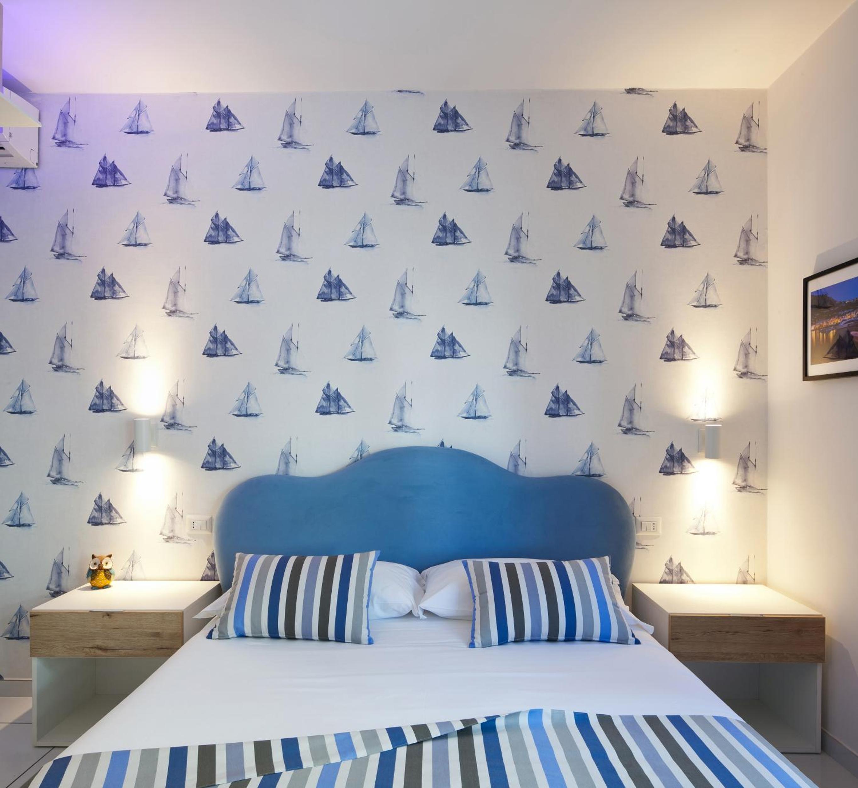 Large Double Room - Photo 9