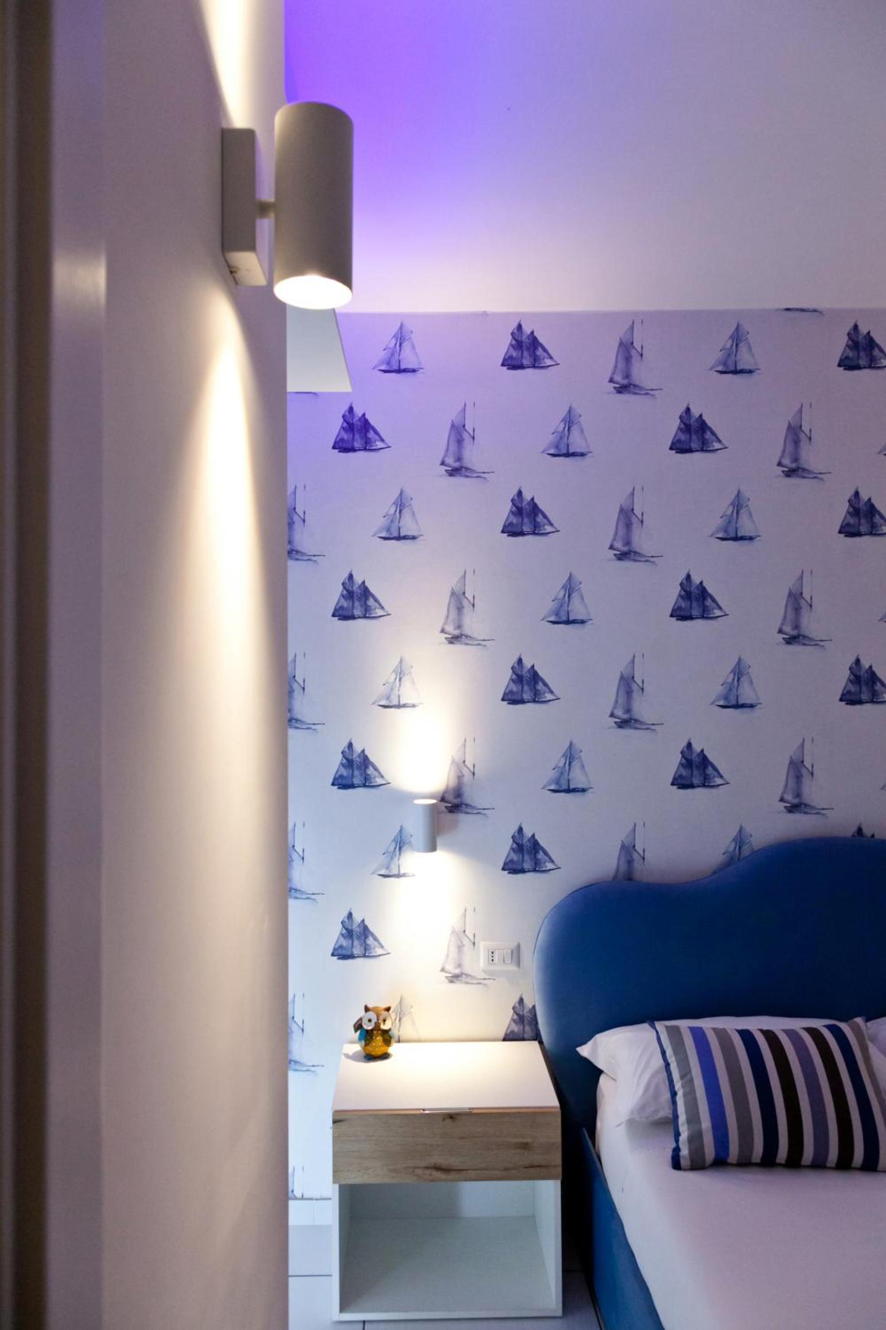 Large Double Room - Photo 12