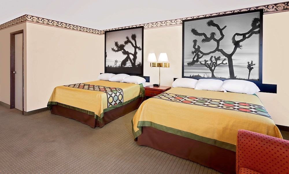 Suite, 2 Queen Beds, Non Smoking