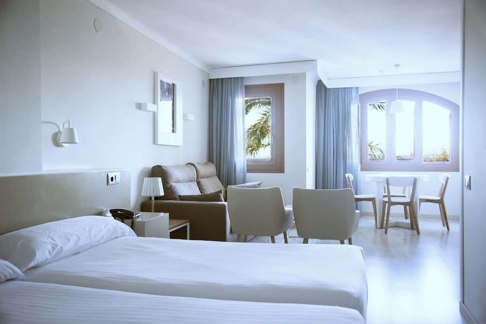 Quadruple Room, Sea View, Sea Facing (2+2) - Photo 1