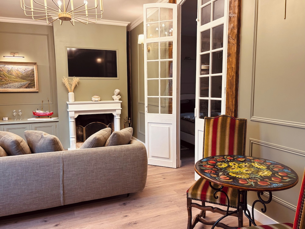 Luxury Suite, 1 King Bed with Sofa bed photo 1