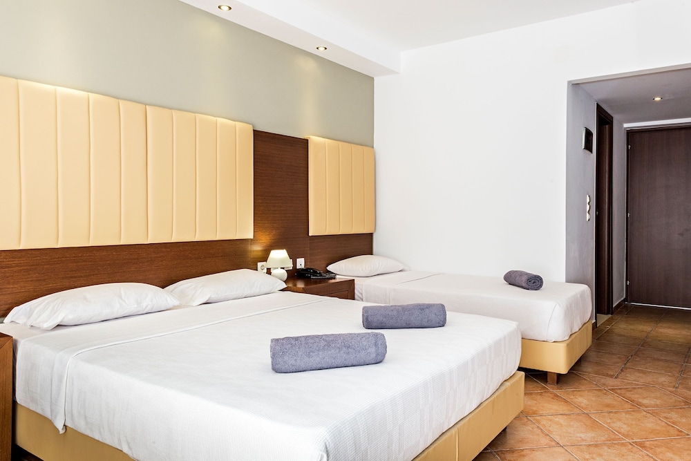 Triple Room with Land View photo 2