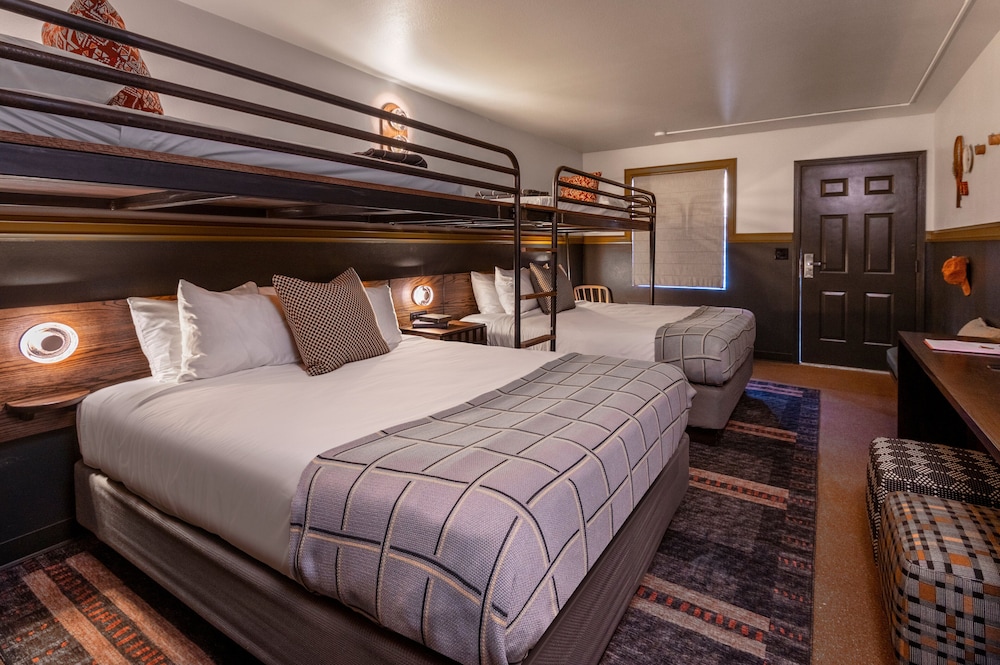 Room (Walk Up Double Queen Bunk Bed) - Photo 1