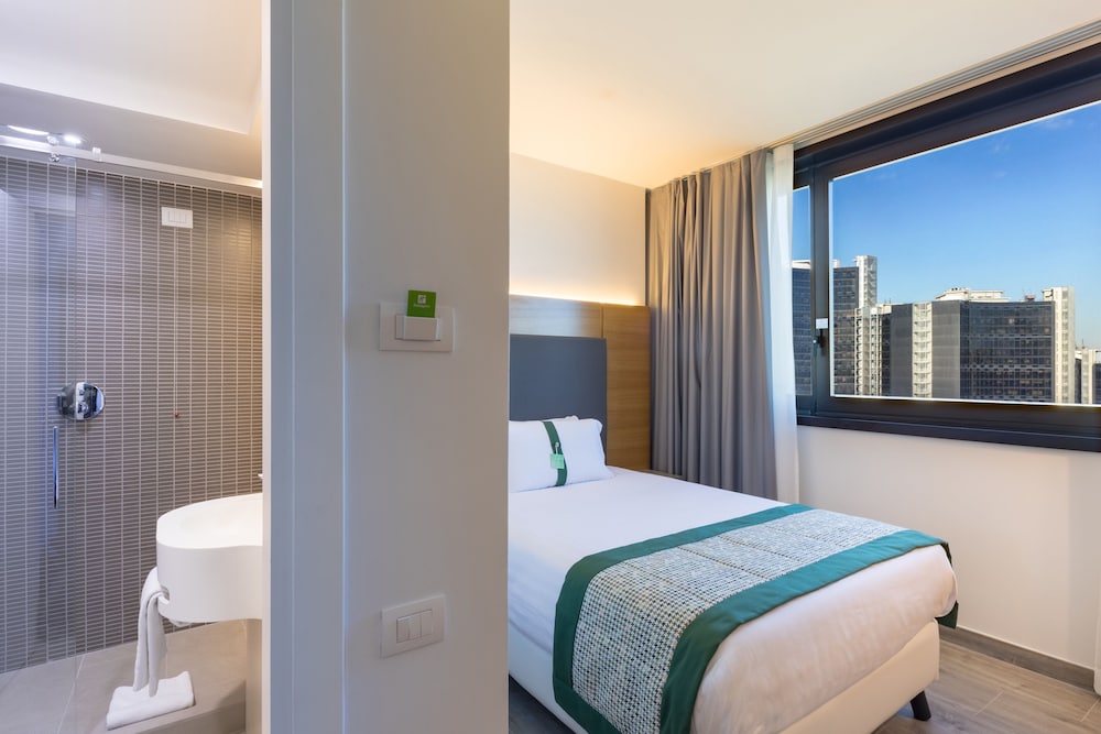 Premium Room - Photo 15