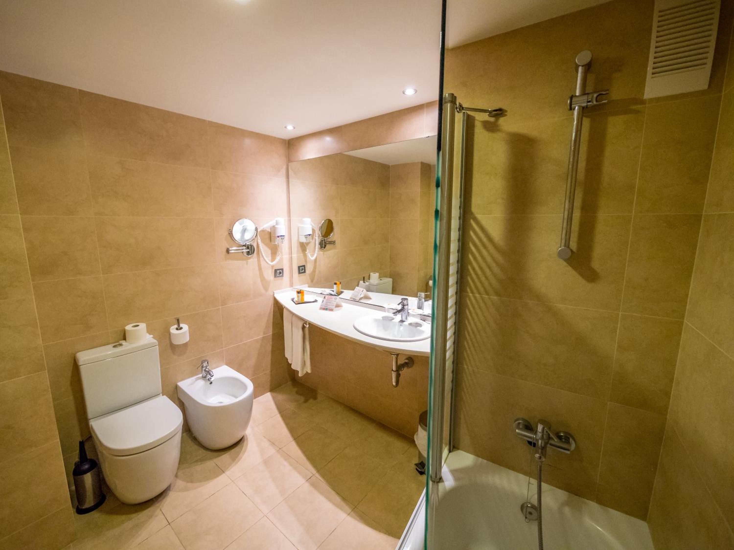 Family Suite with Pool View (2 Adults) photo 2