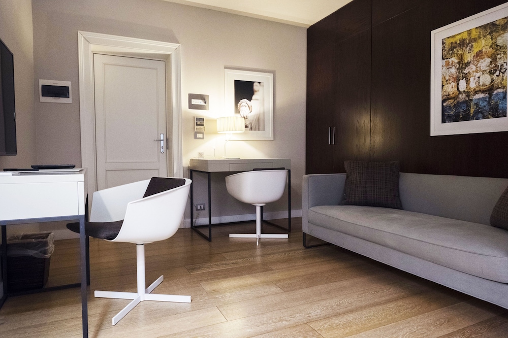 Apartment, Separate building (Via Adua 3) - Photo 1