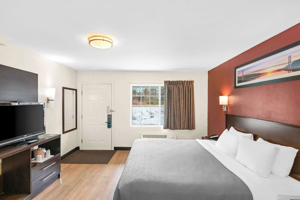 Room, 1 King Bed, Accessible, Non Smoking - Photo 3