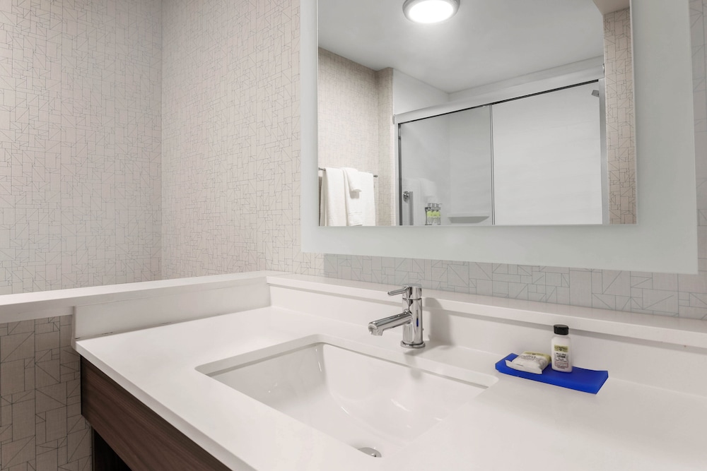 Suite, 1 King Bed, Hearing Accessible - Photo 10