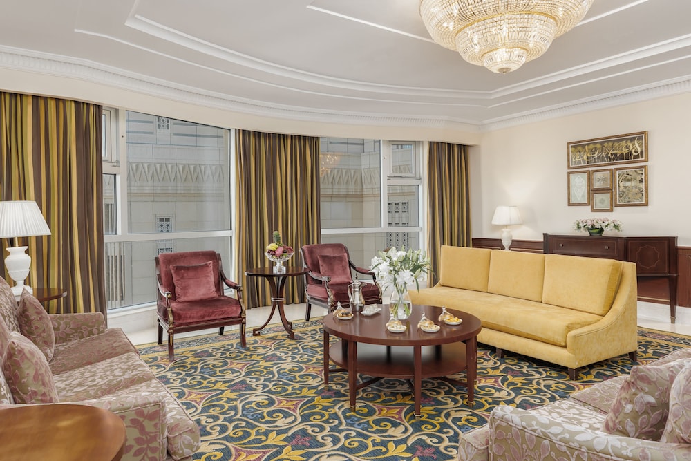 Executive Suite, 1 King Bed (No View)