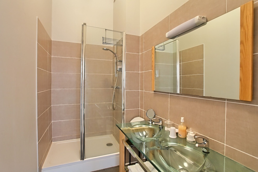 Deluxe Double or Twin Room photo 3