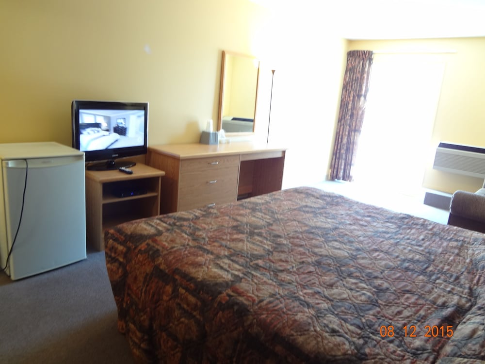 Classic Standard Room, 1 King Bed photo 3