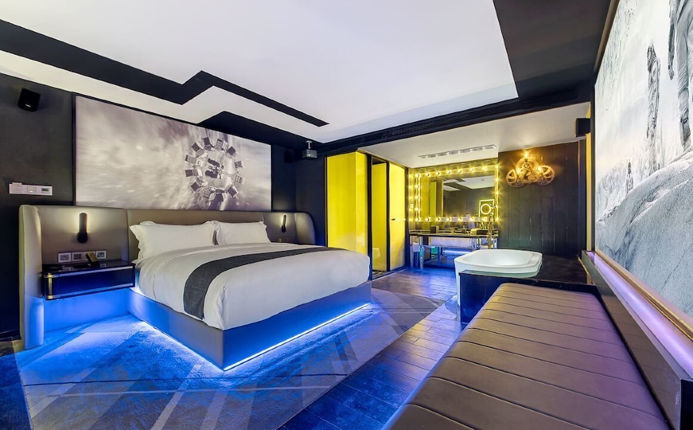 Superior Double Room, City View