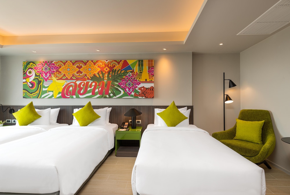 Deluxe Triple Room, City View photo 2