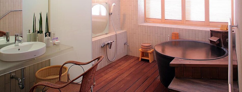 Room With Tatami Area And Half Open Air Bath photo 2