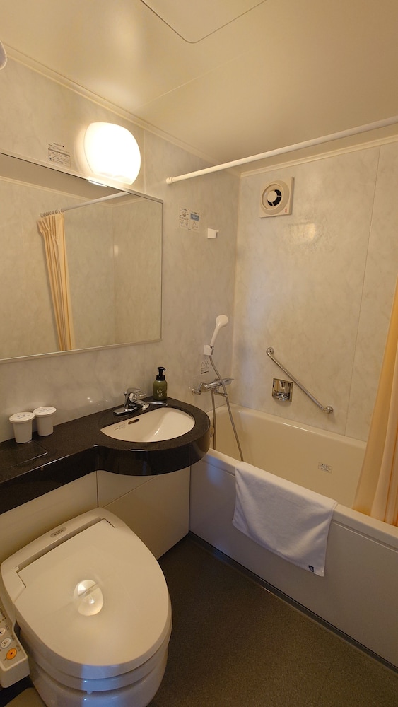 Economy Twin Room, Smoking - Photo 4