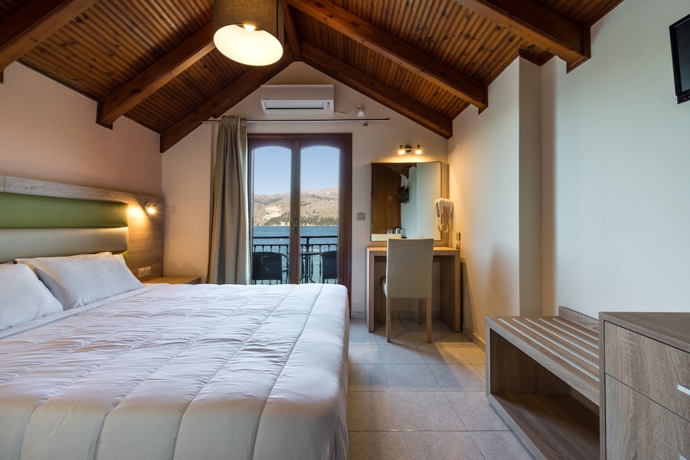 Superior Double or Twin Room, Sea View photo 1
